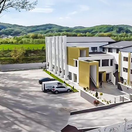Bed and Breakfast Popasul Lui Gicuta Curtea de Argeş Exteriér fotografie