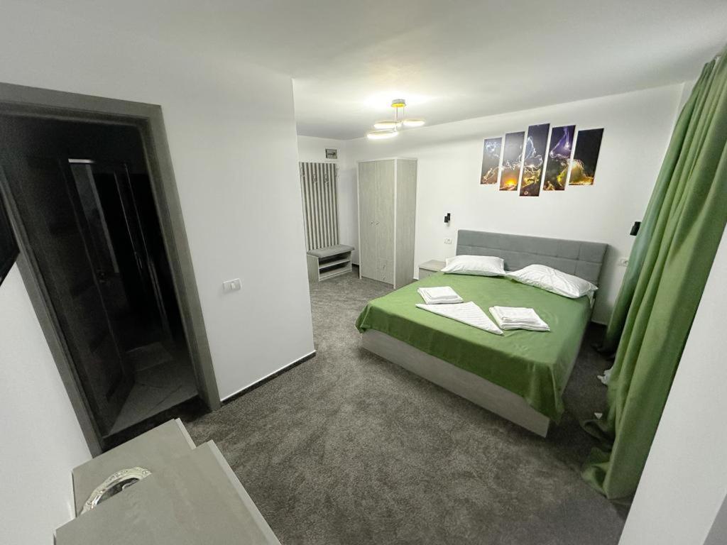 Bed and Breakfast Popasul Lui Gicuta Curtea de Argeş Exteriér fotografie